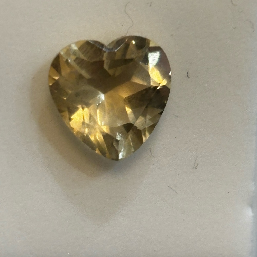 4.25CT 💛 Yellow Labradorite